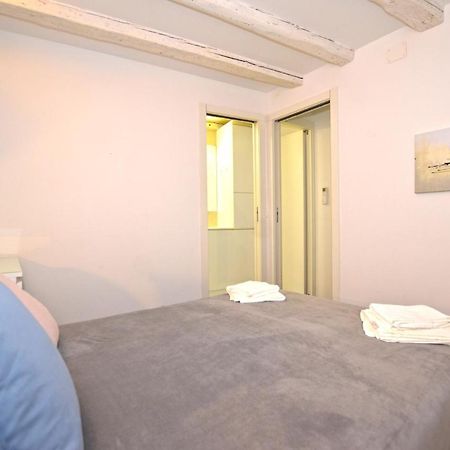 Pisinium Apartment Rovigno Esterno foto
