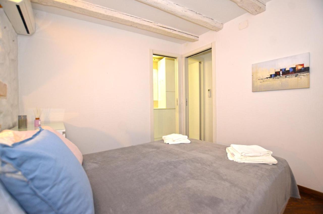Pisinium Apartment Rovigno Esterno foto