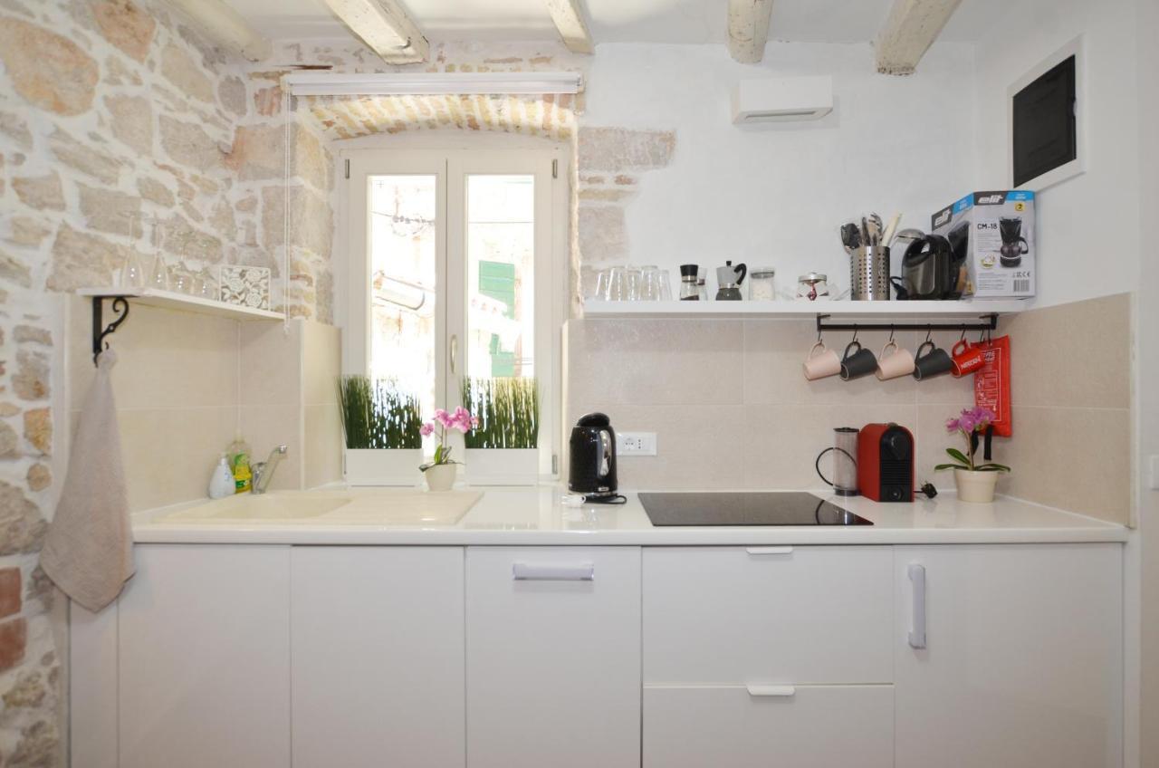 Pisinium Apartment Rovigno Esterno foto